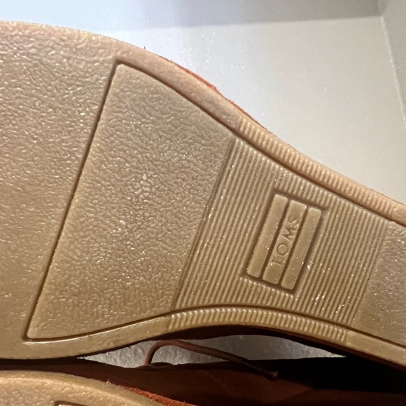 TOMS Lace Up Wedges - Picture 4 of 6